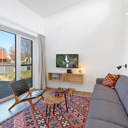 Cozy In Lembruch-duemmer With Kitchen