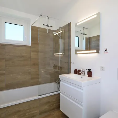 Cozy In Lembruch-duemmer With Kitchen Holiday home