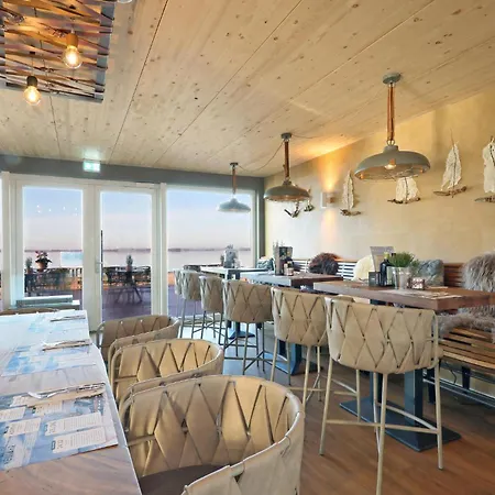 Cozy In Lembruch-duemmer With Kitchen